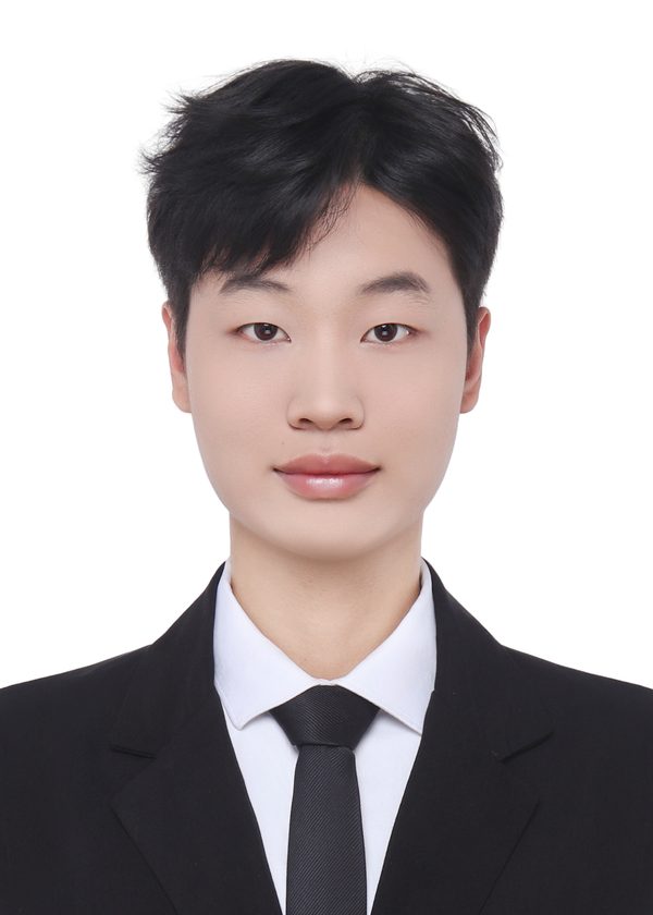 阳景华证件照
